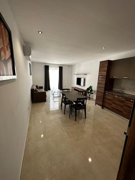 Duplex Penthouse In Gzira Sleeps 6 Apartment Exterior foto